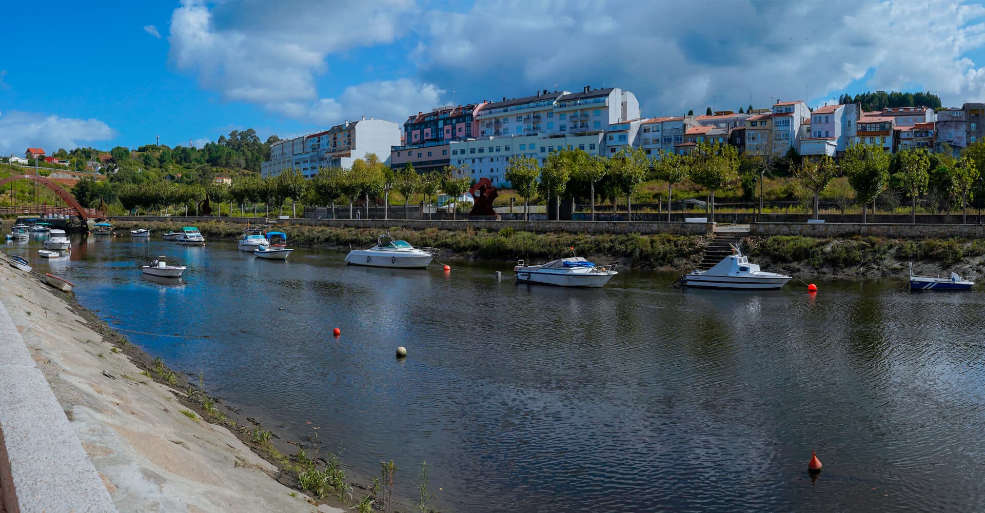  ¡Contacte con nuestros electricistas en la provincia de A Coruña para más información!