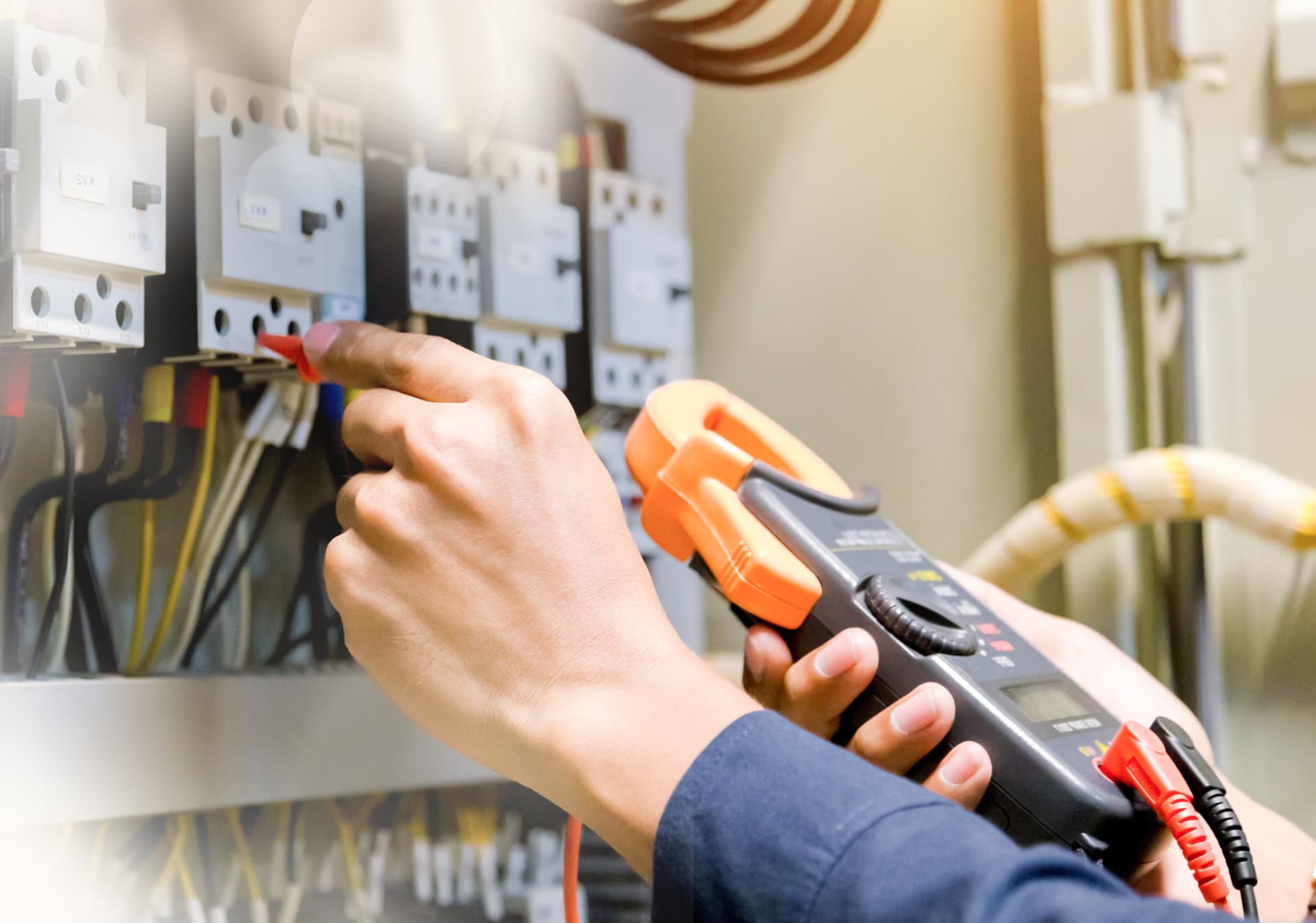 Mantenimiento y reparaciones eléctricas en Betanzos